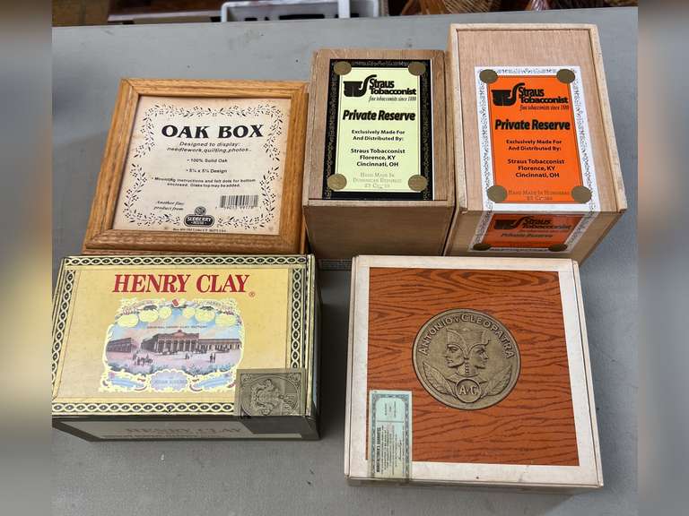 Various cigar/tobacco boxes.