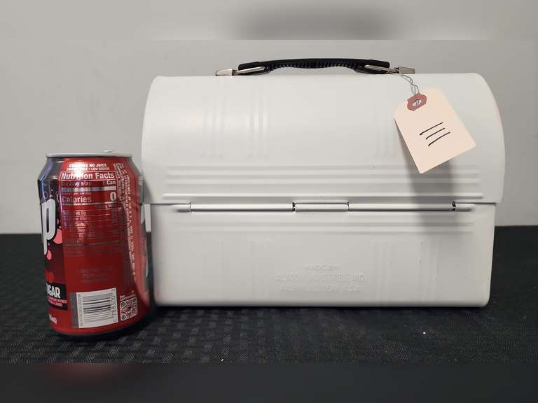 White Aladdin lunch box