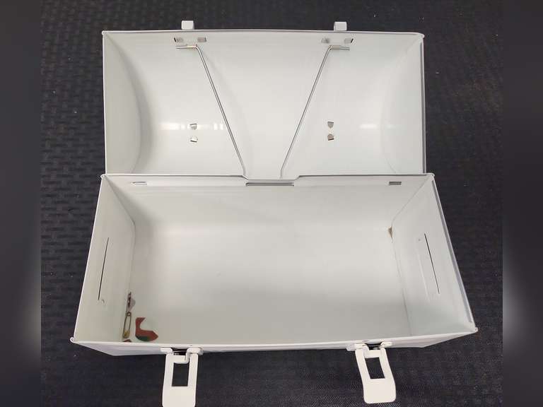 White Aladdin lunch box