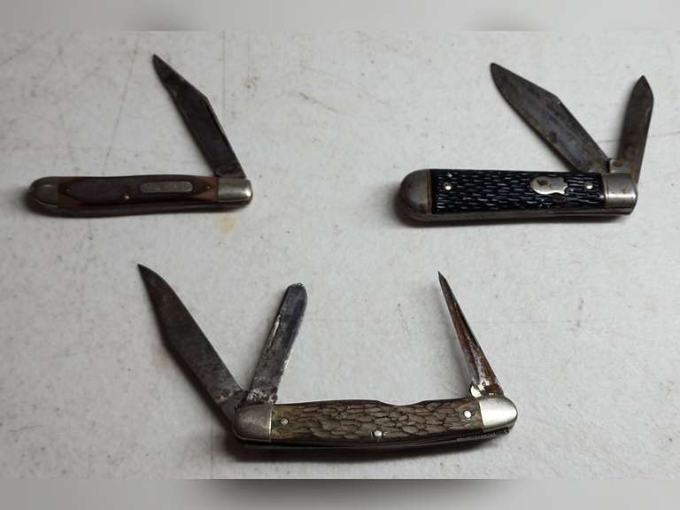 Assorted pocket knives