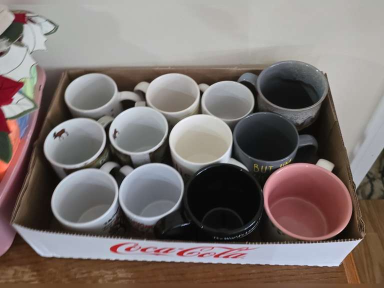 Coffee cups and wash cloths