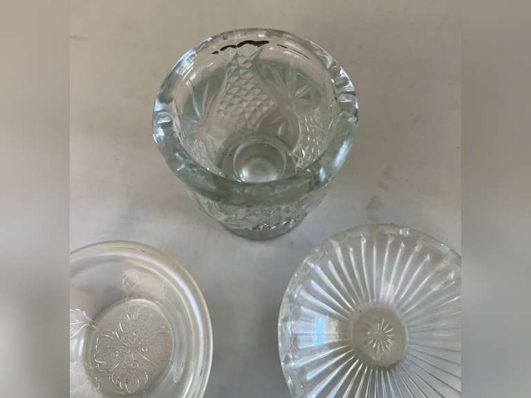 2 Sawtooth Lions Head compote dishes, leaded crystal bowl, salt holder which is cracked and additional clear glass pieces.