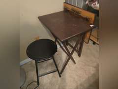 Stool and 2 TV trays