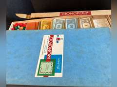 9 Board Games. Not sure they are complete sets.