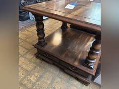 End table, 20 inches tall by 24 in.²