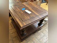 End table, 20 inches tall by 24 in.²