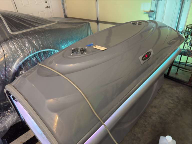ESB Grande tanning bed. 110v - Northern Kentucky Auction, LLC