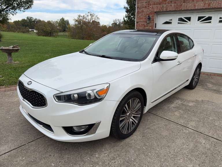 2015 KIA CADENZA PREMIUM 4 DR 3.3L V6 F DOHC 24V GASOLINE FRONT WHEEL DRIVE. See the CarFax and Window sticker on the documents tab