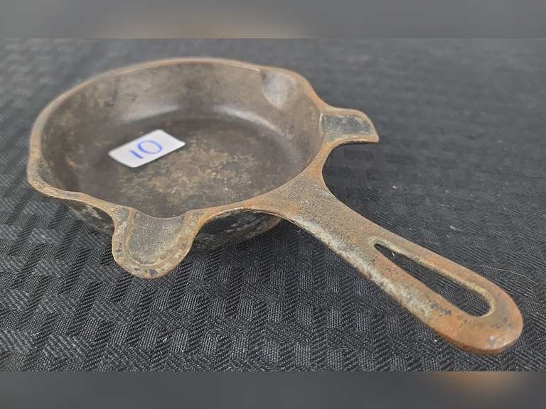 Griswold Quality Ware Cast Iron Ashtray