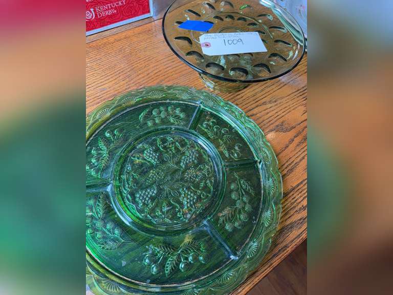 Divided platter tray - 13 1/2 inches, pedestal dish, 10 inch diameter