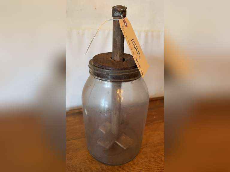 Jar style butter churn