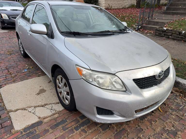 2009 Toyota  Corolla 4 DR 1.8L I4 F DOHC 16V GASOLINE FRONT WHEEL DRIVE. See CarFax report on the documents tab.  Clean title in hand.