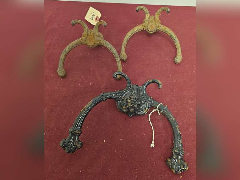 3 Cast iron hangers - Northern Kentucky Auction, LLC