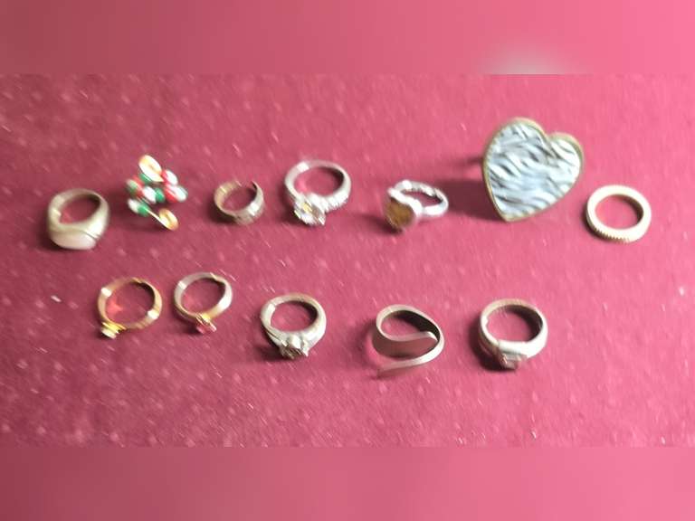 Assorted rings - Northern Kentucky Auction, LLC