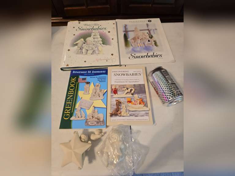 Snowbabies reference books and 3 Snowbabies