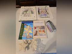 Snowbabies reference books and 3 Snowbabies