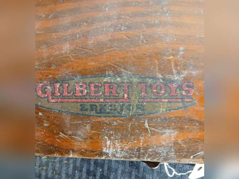 Gilbert Toys Erector Set in Wooden Box