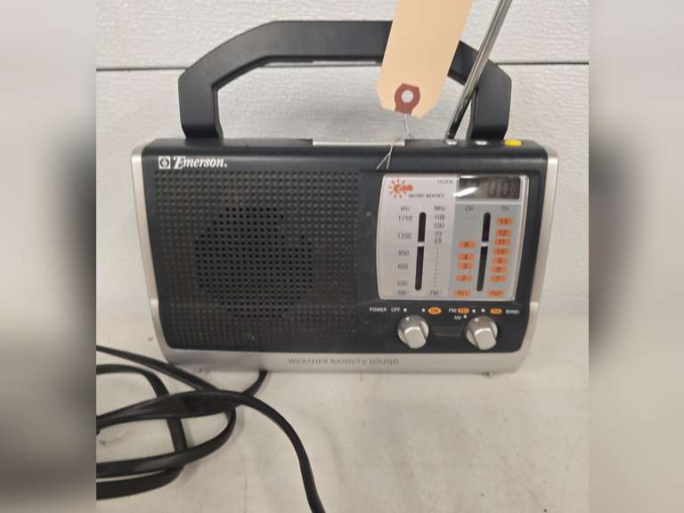 Emerson Weatherband Radio, powered on