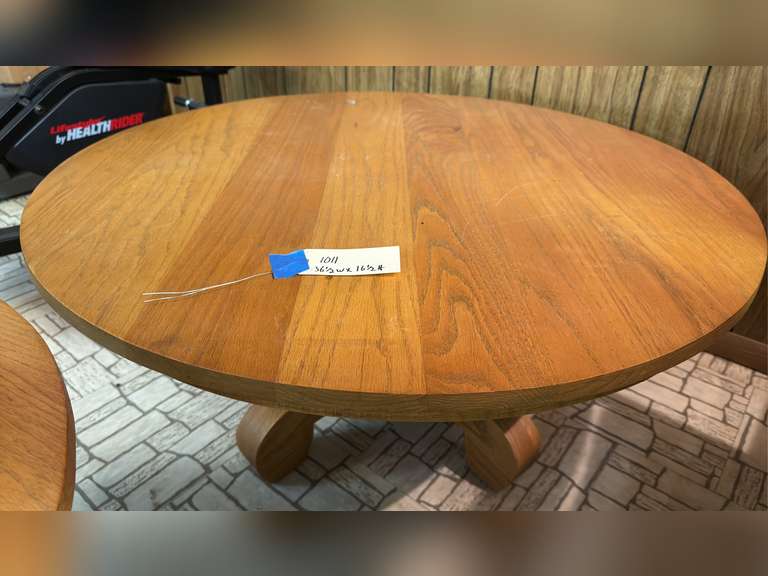 Round oak coffee table - 36 1/2 x 16 1/2