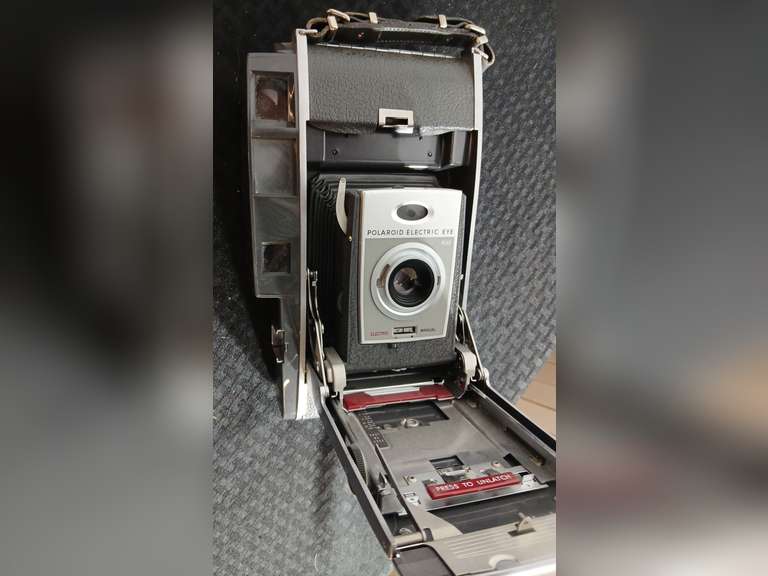 Polaroid Electric Eye Land Camera in Case