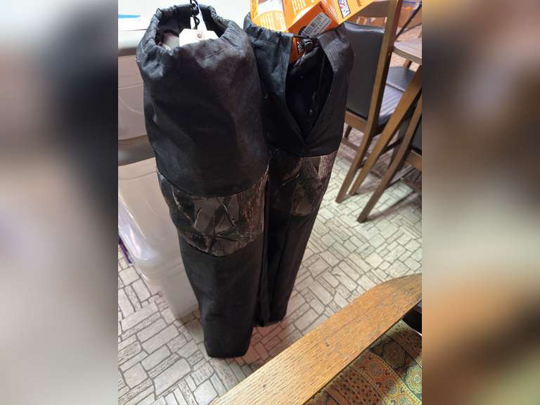 2 Camo bag chairs