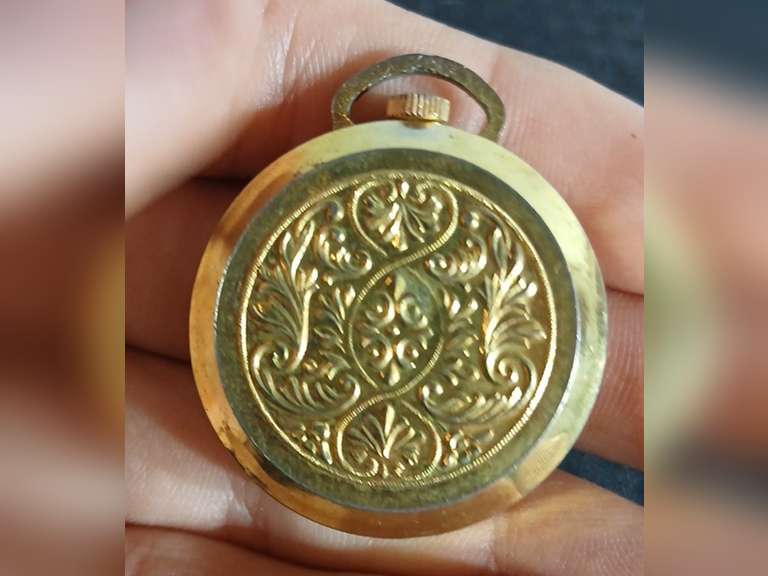 Ferel Pendant Watch