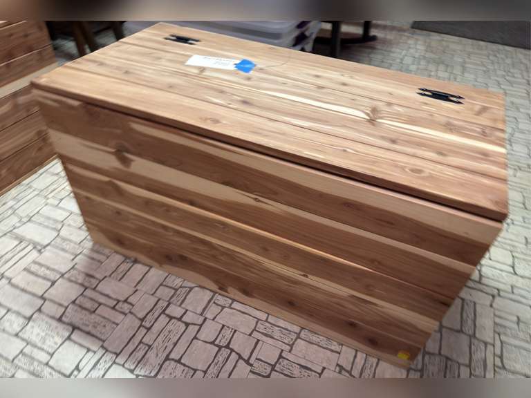 Cedar chest - 32x16x17 tall.