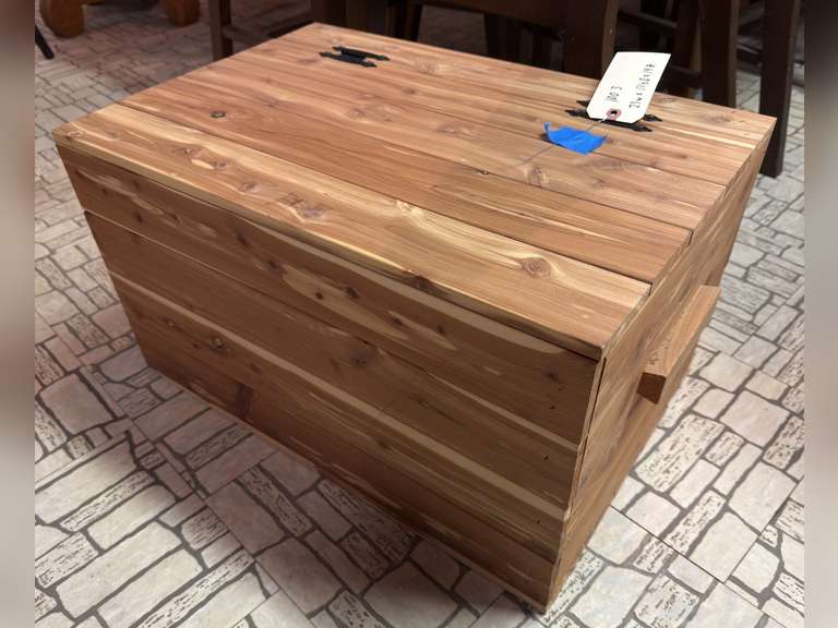 Cedar chest - 23x15x14 tall