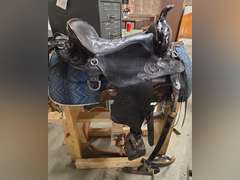 King Series 17" Gaited Saddle with Weaver Saddle Pad and Matching Breast Collar