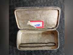 C S Company Quadruple Plate Hair Pin Box with 1 Hair Pin