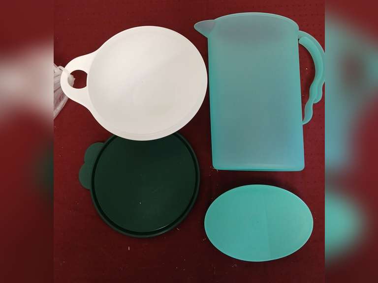 Tupperware 2qt Impression Pitcher and "Thatsa" Bowl with Lid