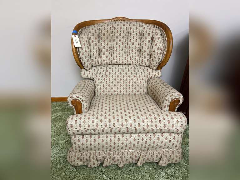 Rocker/recliner chair, matches lot #’s 1000 and 1001.