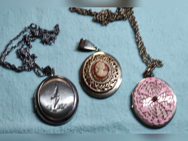 Jewelry locket lot