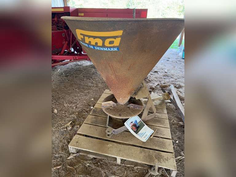 FM Tempo fertilizer broadcaster