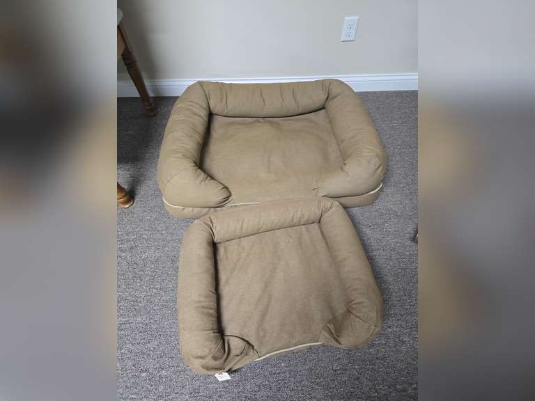2 Cushioned Pet Beds, Largest Measures 30x40in