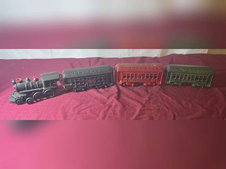 Vintage cast iron train.