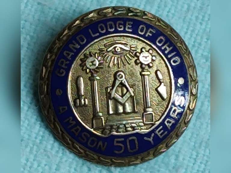 10K 50 year Mason Grant's Lodge of Ohio lapel pin