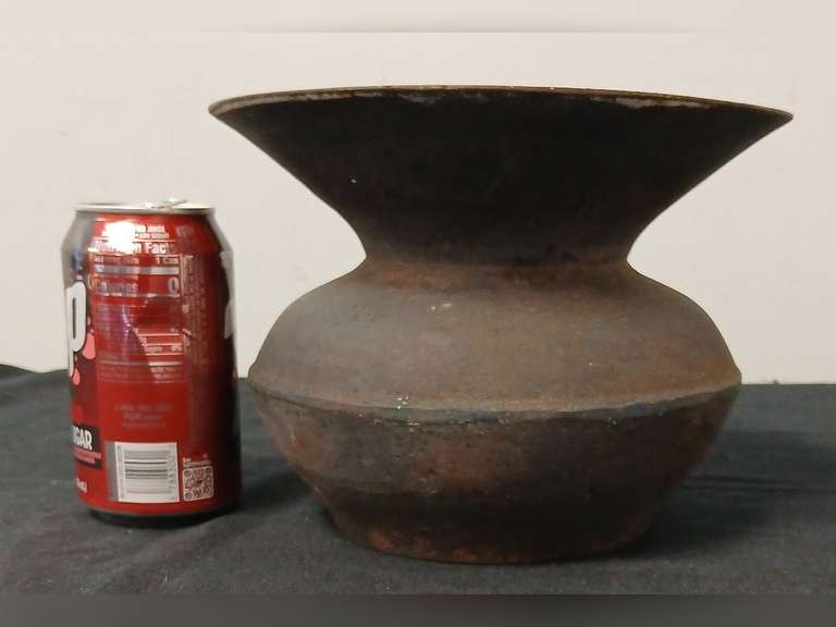 Cast iron spittoon - gatemarked w/RP id