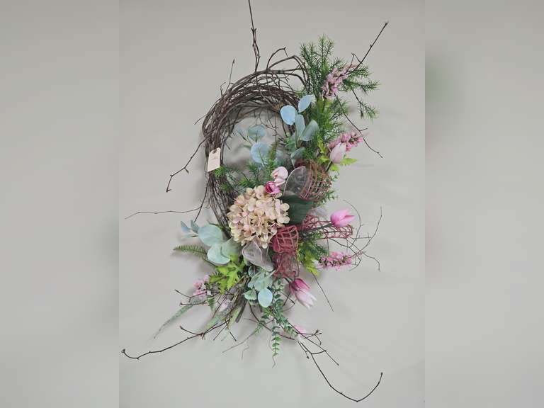 Grapevine and Floral Wall Decor - 24x14in