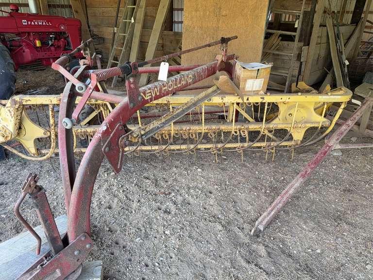 New Holland 256 hay rake. 10’