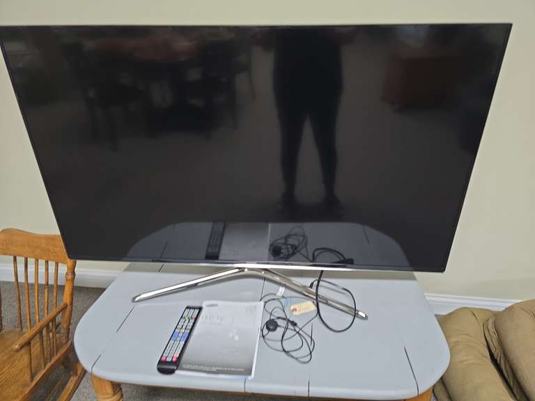 Samsung 50in LED TV with Remote and Guides