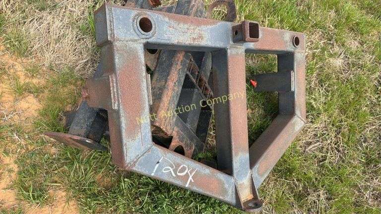 Tractor Counterweight/Ballast Box, 3-Point Hitch Serial Number: 120x.