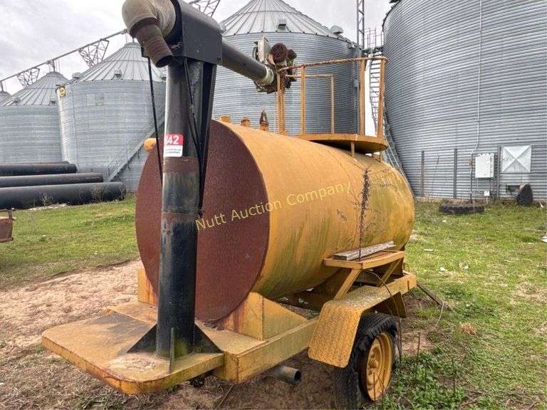 Yellow Asphalt Distributor Trailer, Single Axle, NO TITLE Tank size 87in x 47in