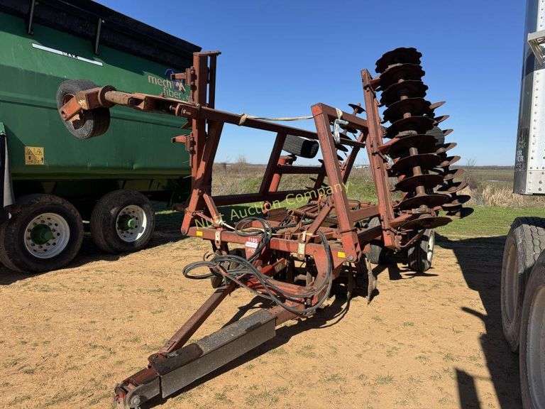Sunflower 1331-20 20' offset disc w/hydraulic fold Sr# 35741-83