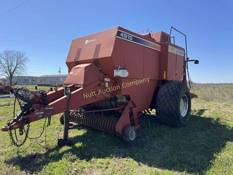 Hesston 4910 Big Square Baler SR# HN91317 with monitor
