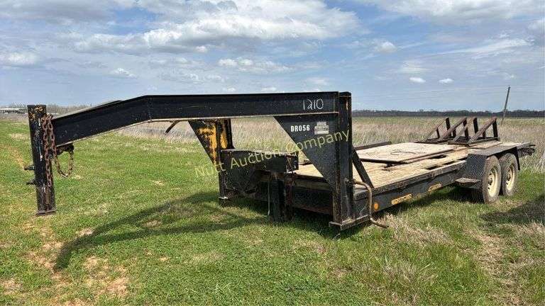 West Wind Gooseneck Trailer, Dual Axle, Fold-up Tandem Axle, NO TITLE SR# 4MRCH2027SP005205