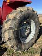 Massey-Ferguson 383 Tractor with MF 236 Loader. 3126 hours showing. NO BRAKES. Massey-Ferguson NO BUCKET. MF 383 Tractor, fea