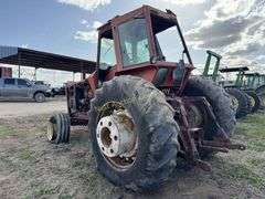 Allis Chalmers 7050. For parts to repair. Condition unknown.