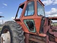 Allis Chalmers 7050. For parts to repair. Condition unknown.