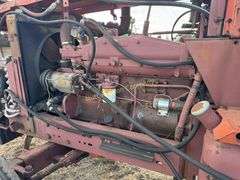 Allis Chalmers 7050. For parts to repair. Condition unknown.